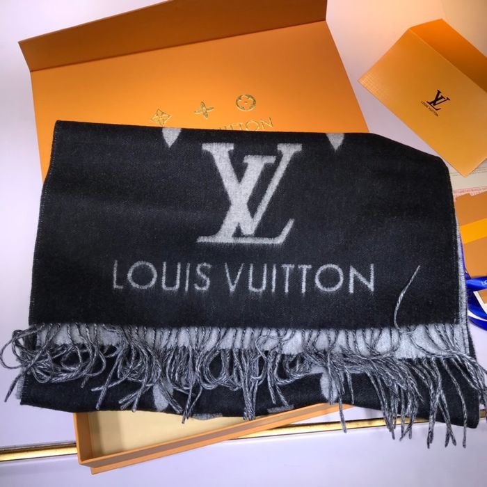 Louis Vuitton Scarf LV00038